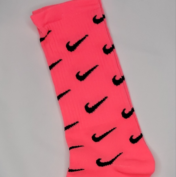 NIKE---Nice set of 3 pair of Nike socks - Picture 3 of 5